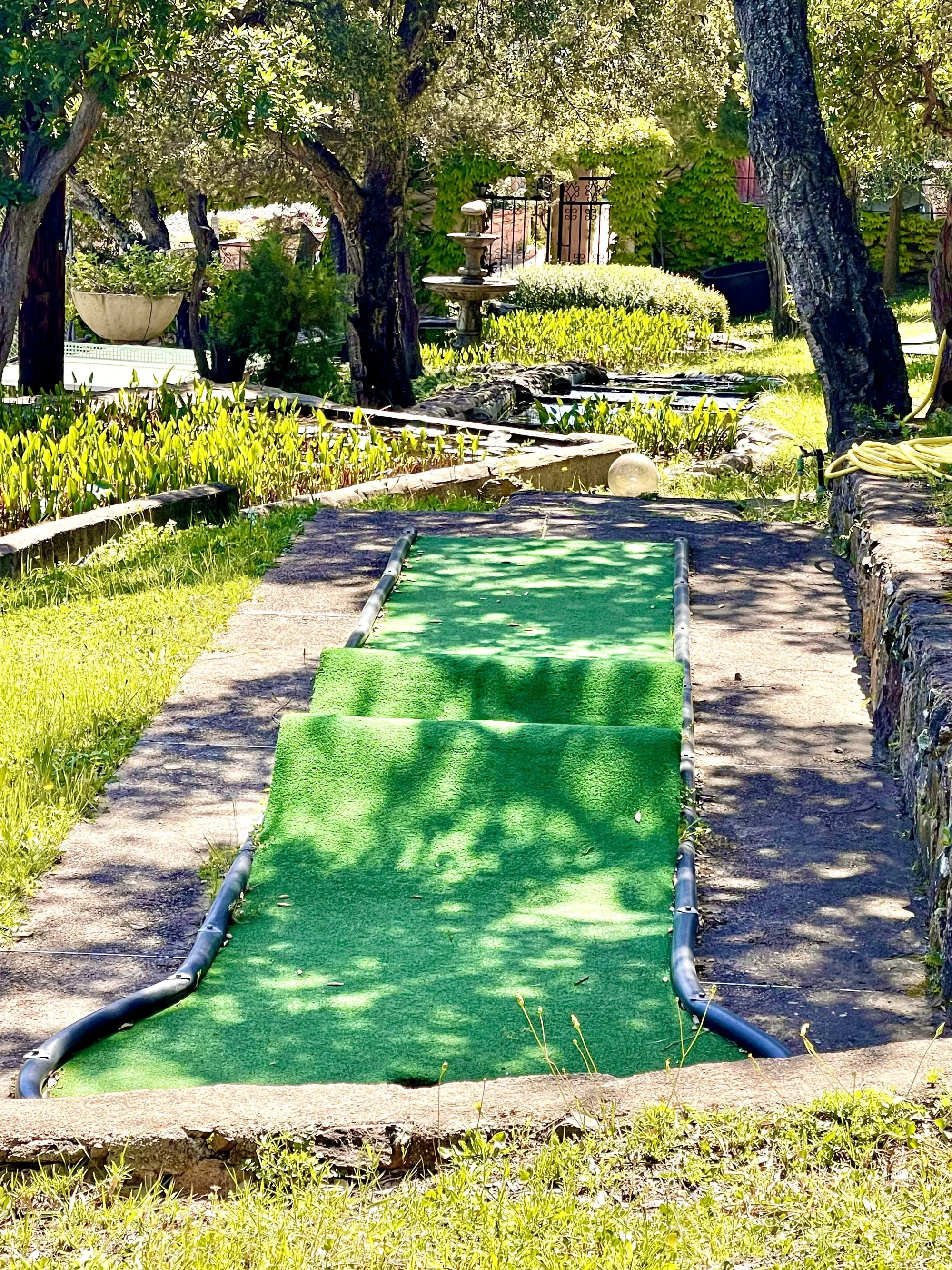 Parc avec mini-golf