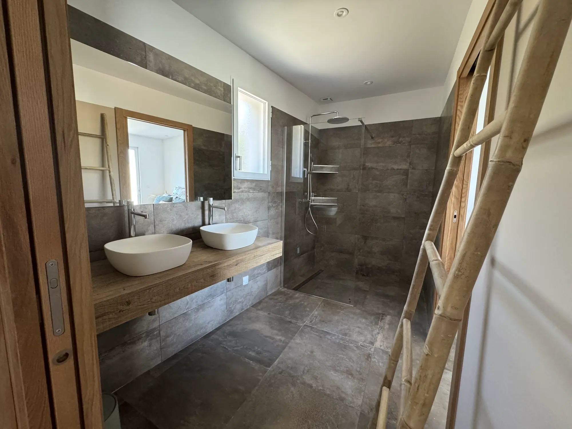 Salle de bain villa Albitru